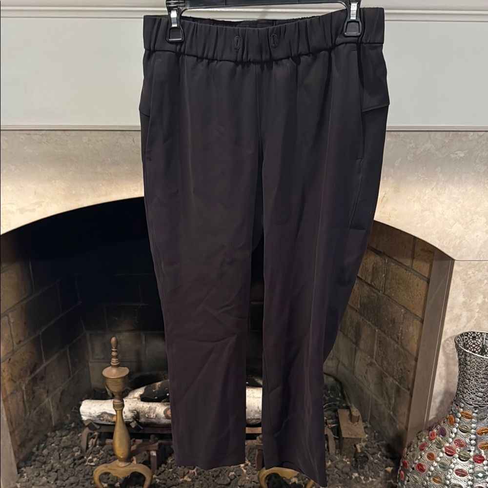 Lululemon Athletica Black Pants Versatile Design size 6